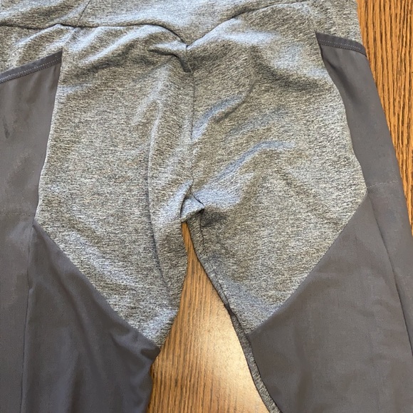 Gymshark size Large grey workout pants. Worn twice. Pockets on the sides. - Picture 5 of 5